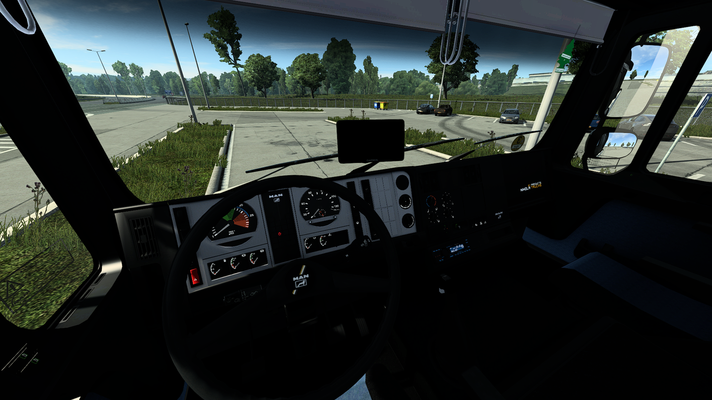 HHC MAN F2000 Commander